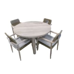 Tuinset Lily tafel teak dia. 130 cm met 4 stoelen Jago stoel teak, camel inclusief light grey kussen - Yoi