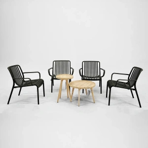 Tuinset porto loungestoel zwart met Melfort bijzettafels bistroset