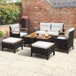 7-Delige Rotan Tuinset PE Buitenmeubelset met 1 Loveseat 2 Fauteuils 2 Poefs 2 Salontafels Acaciahouten Blad Kussens voor Patio Binnenplaats