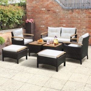 7-Delige Rotan Tuinset PE Buitenmeubelset met 1 Loveseat 2 Fauteuils 2 Poefs 2 Salontafels Acaciahouten Blad Kussens voor Patio Binnenplaats