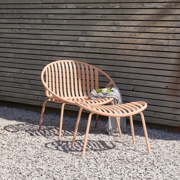 WOOOD Outdoor Fauteuil 'Bruce' Met hocker, kleur Zalmroze