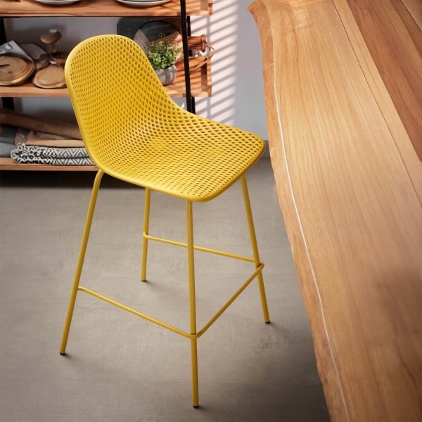 Kave Home Barstoel 'Quinby' kleur Geel (zithoogte 65cm)